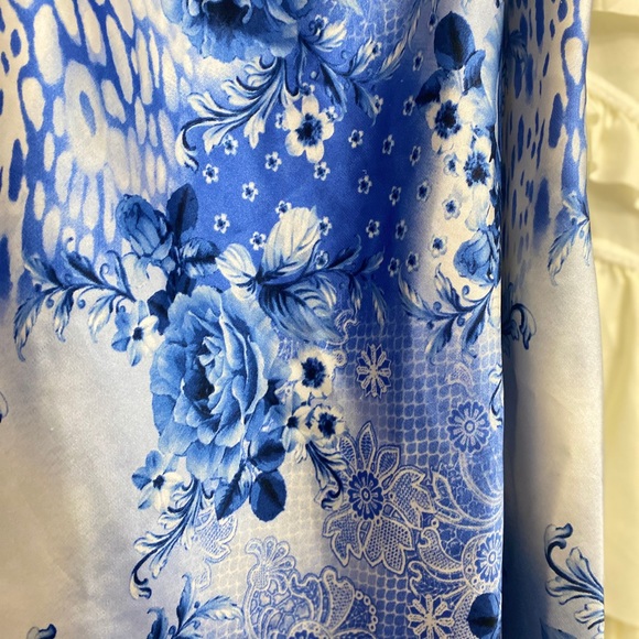 SOLD vtg patterned slip - Picture 9 of 9